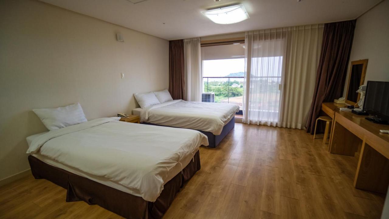 Hi Jeju Hotel Esterno foto