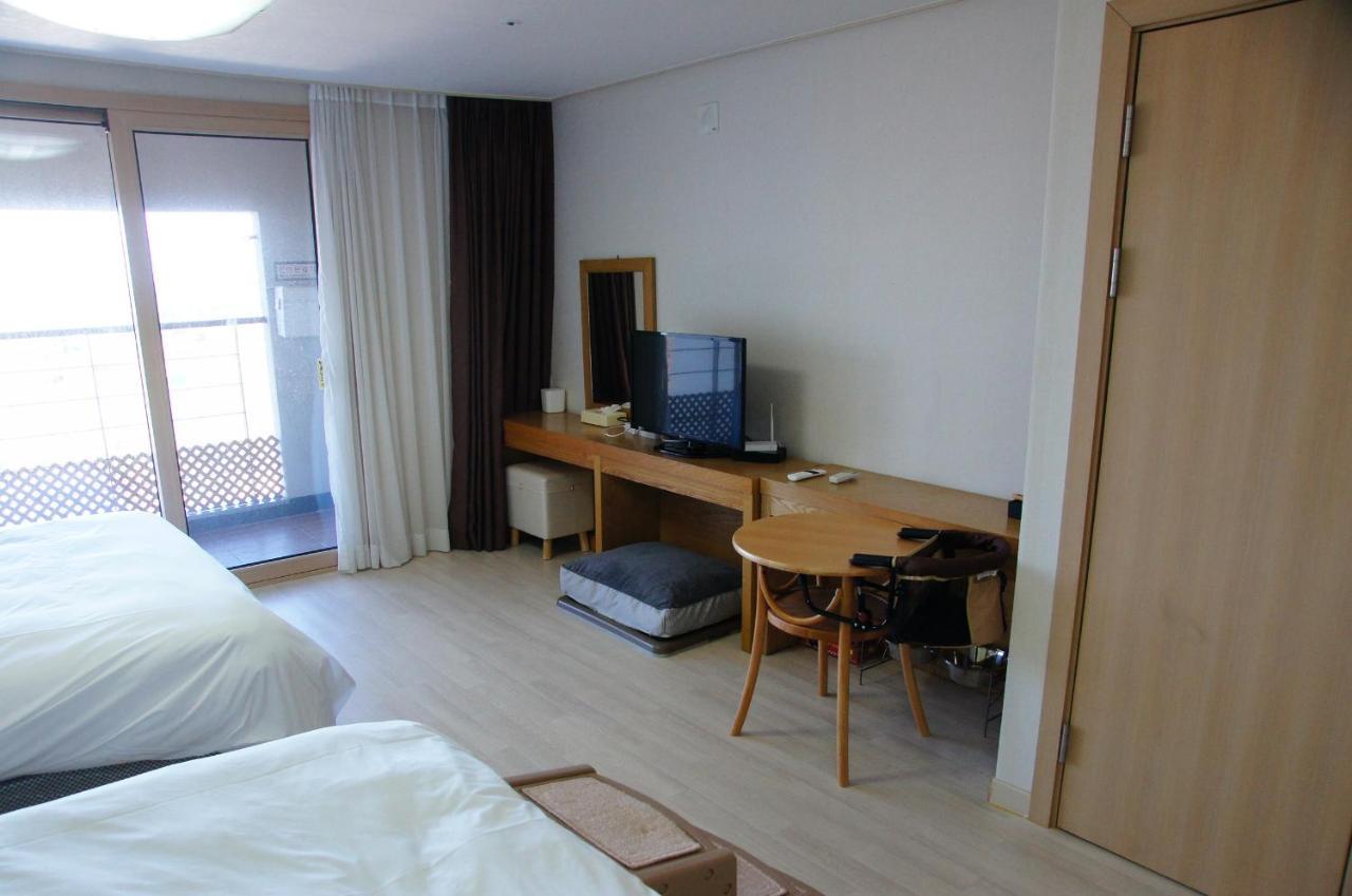 Hi Jeju Hotel Esterno foto